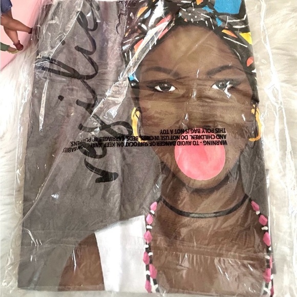 #052 Sz S Extended Tee Shirt Faux Leather 'like' Finish - NewInPack/NWT - Picture 9 of 9